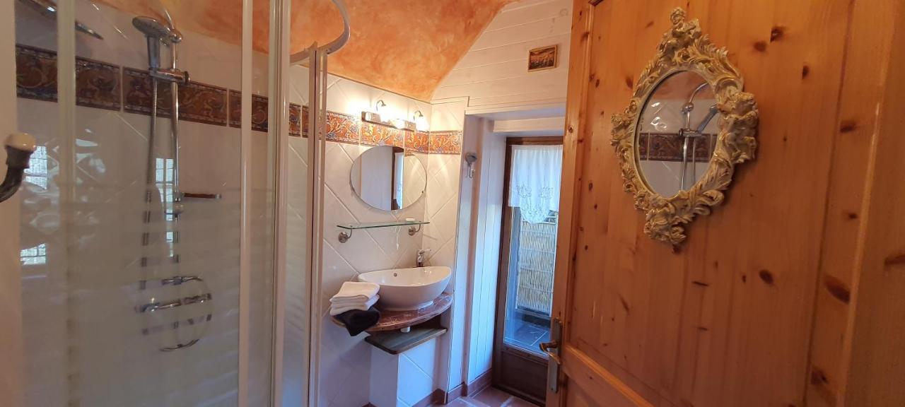 Le Castellou Bed & Breakfast Conques Bagian luar foto