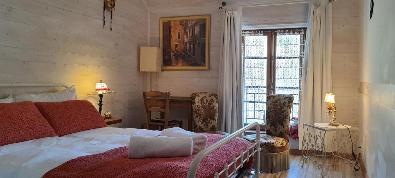 Le Castellou Bed & Breakfast Conques Bagian luar foto
